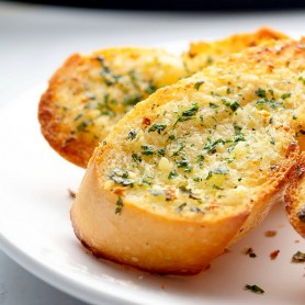 B02 Garlic Bread 蒜蓉烤面包